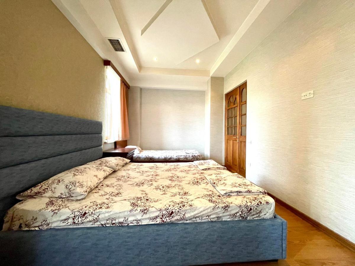 Apartments Emili Erivan Exterior foto