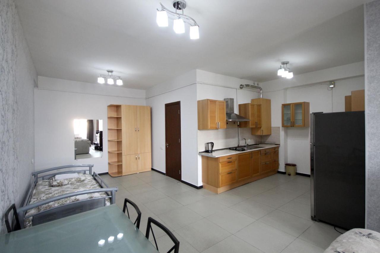 Apartments Emili Erivan Exterior foto