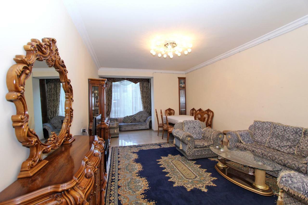 Apartments Emili Erivan Exterior foto