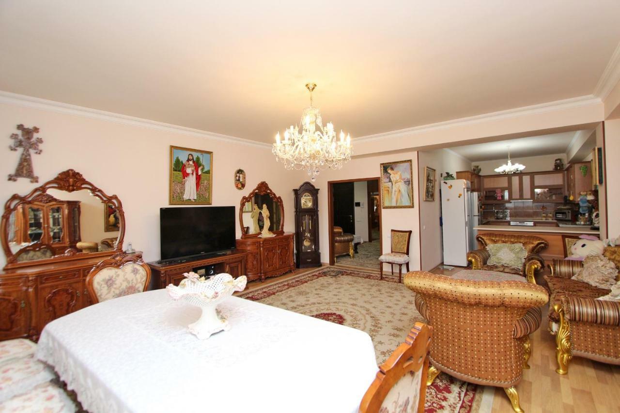Apartments Emili Erivan Exterior foto